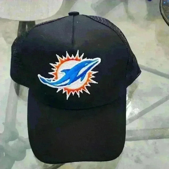 MIAMI DOLPHIN BLACK HAT BRAND NEW - Picture 1 of 3
